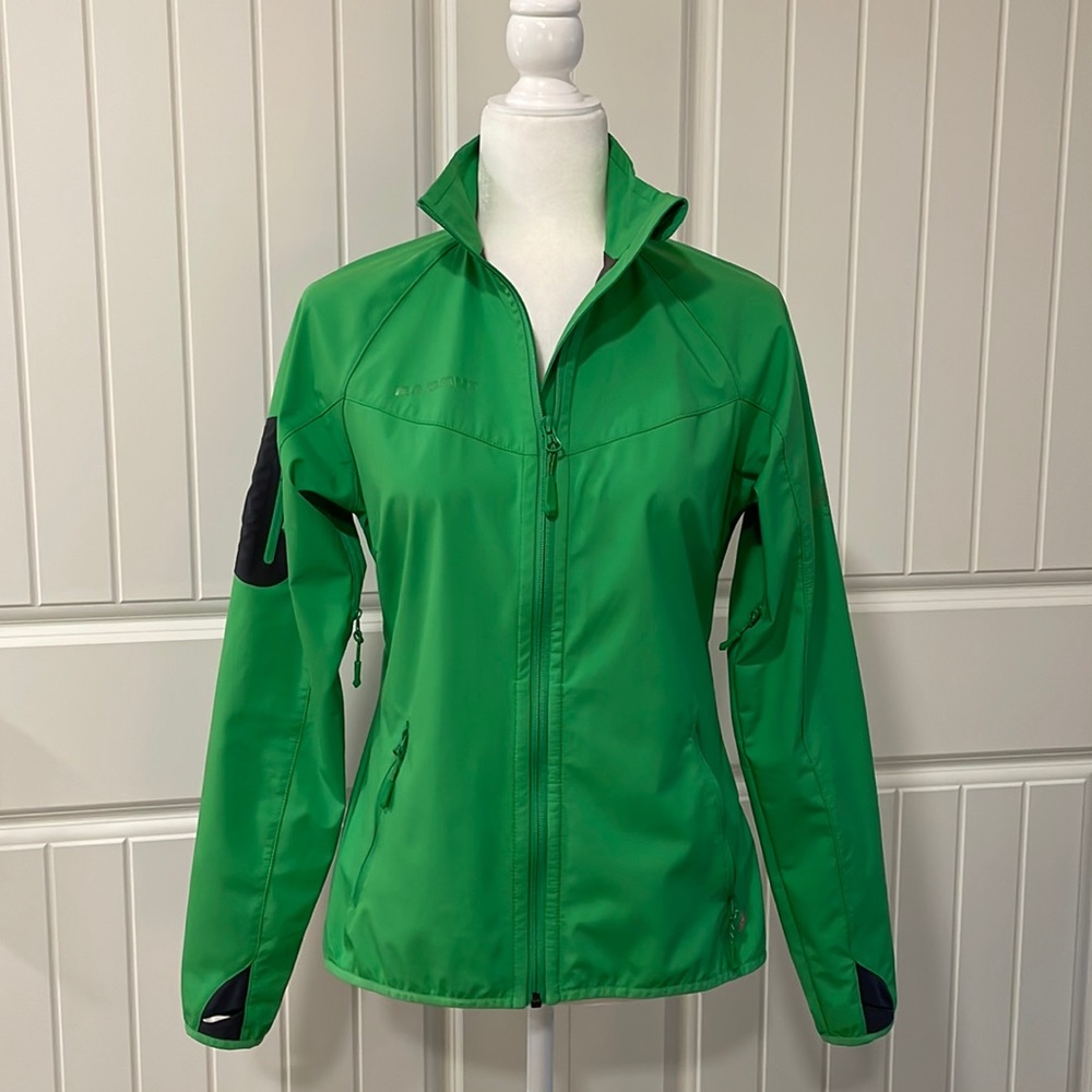 Mammut Women’s Wind Stopper Soft-Shell Water Wind Resistant Jacket